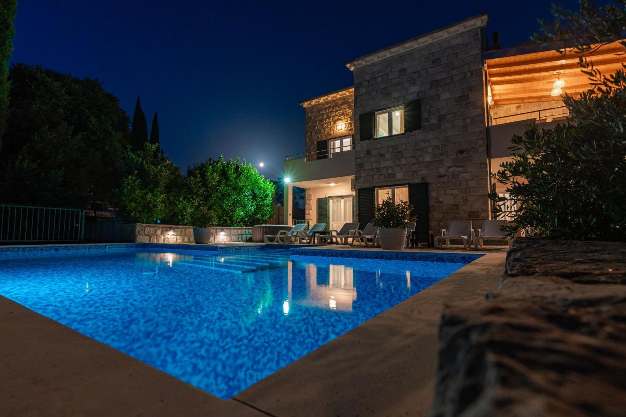 Petmat - With Private Pool And 6 Bedrooms Vila *