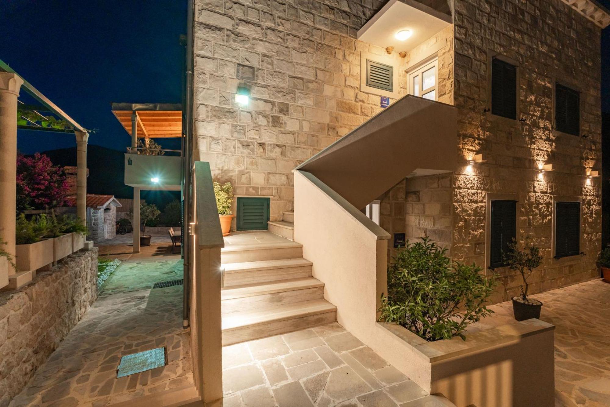 Vila Petmat - With Private Pool And 6 Bedrooms